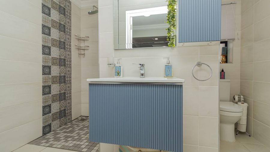 4 Bedroom Property for Sale in Monte Christo Western Cape